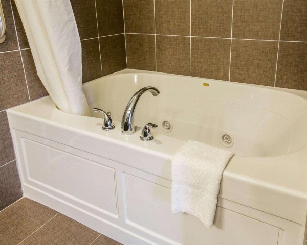 Sleep Inn & Suites Queensbury - Lake George image 13