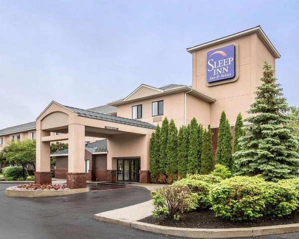 Sleep Inn & Suites Queensbury - Lake George image 3